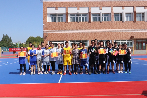 ddb057420b50409582e30e59467c3d51.jpg 合影留念1.jpg