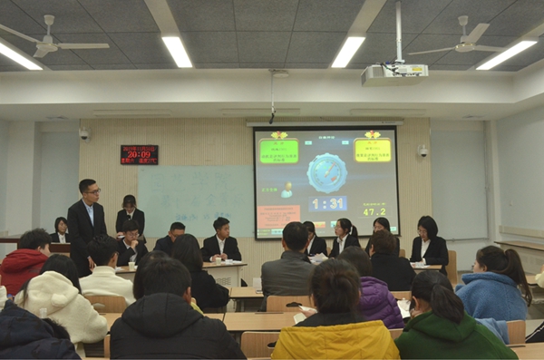 277182143e394fb1a195d9b444b631d3.jpg 辩论赛现场1.jpg