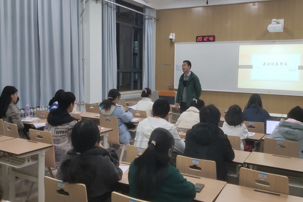 37c312ba5361466bb747b2040fc3c4a4.jpg 图2 班主任徐清山讲话_副本.jpg