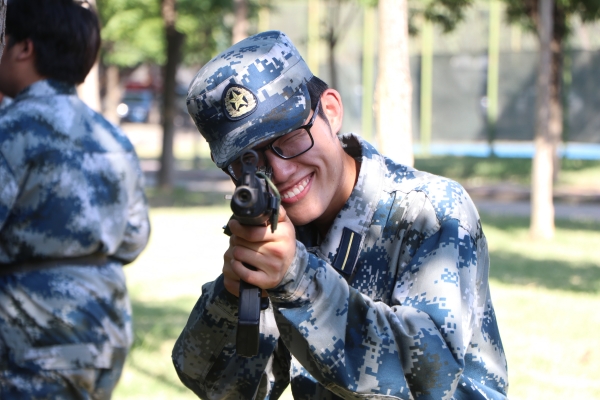 484cad4d9030493490b941a72e5bd0f9.jpg 持枪技术学习(1).jpg