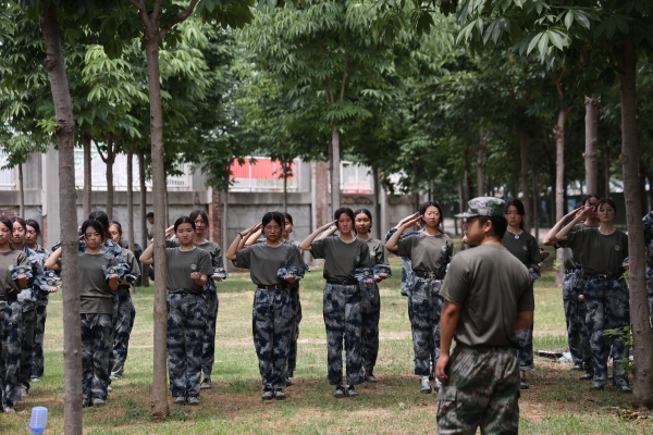 484e2bda9b814ecf87716bdf9c754762.jpg 队列训练(1).jpg